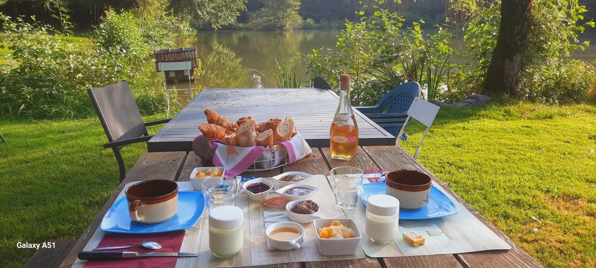 Les Etangs Du Moulin D'Harcy Hotel Lonny Kültér fotó